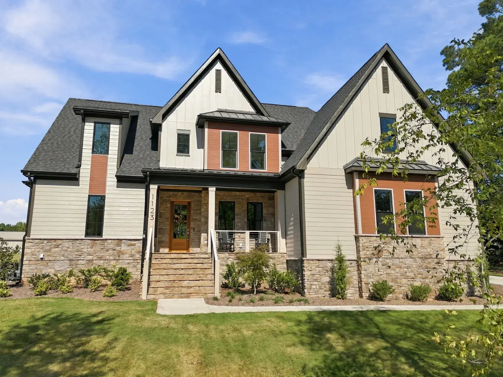 1123 Dovefield Lane, front elevation