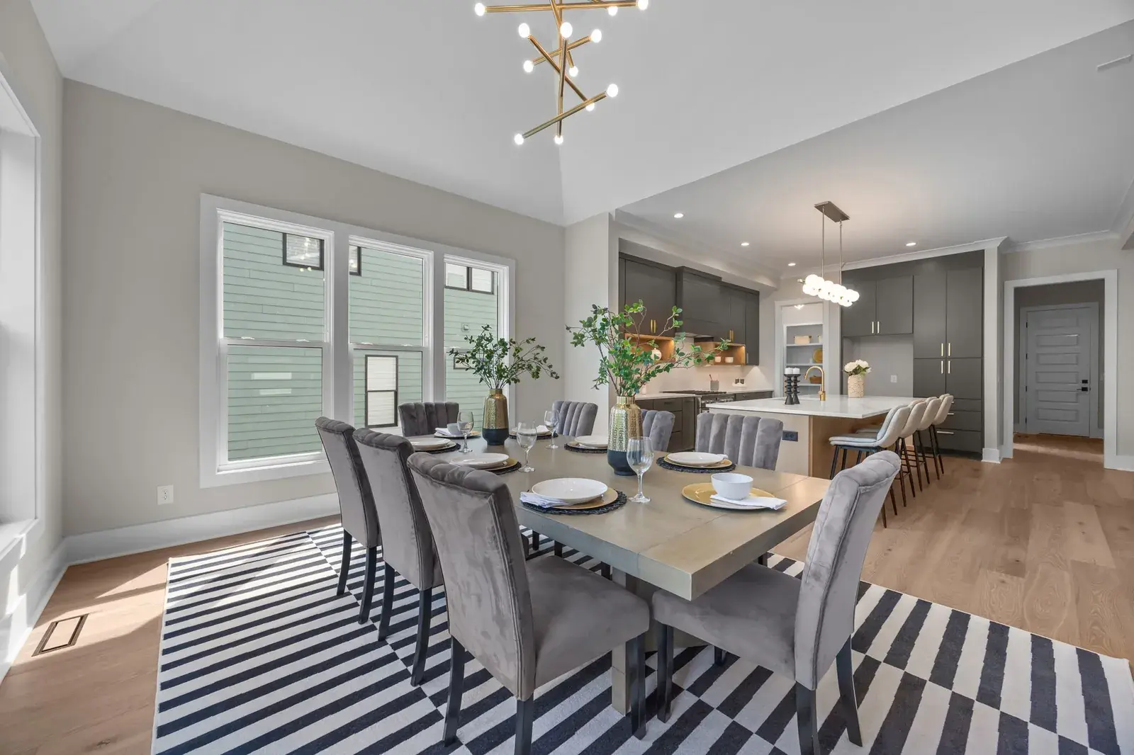 205 Red Cardinal Court, dining area
