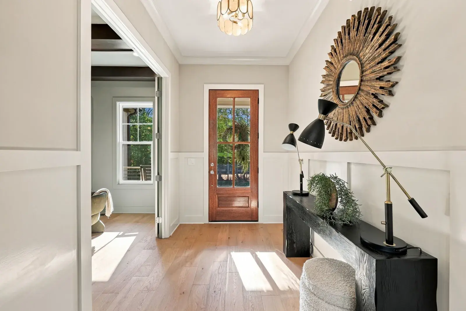 1123 Dovefield Lane, foyer