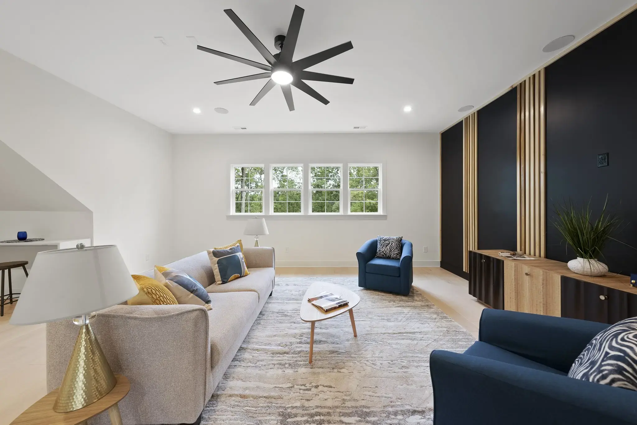 203 Red Cardinal Court, living room