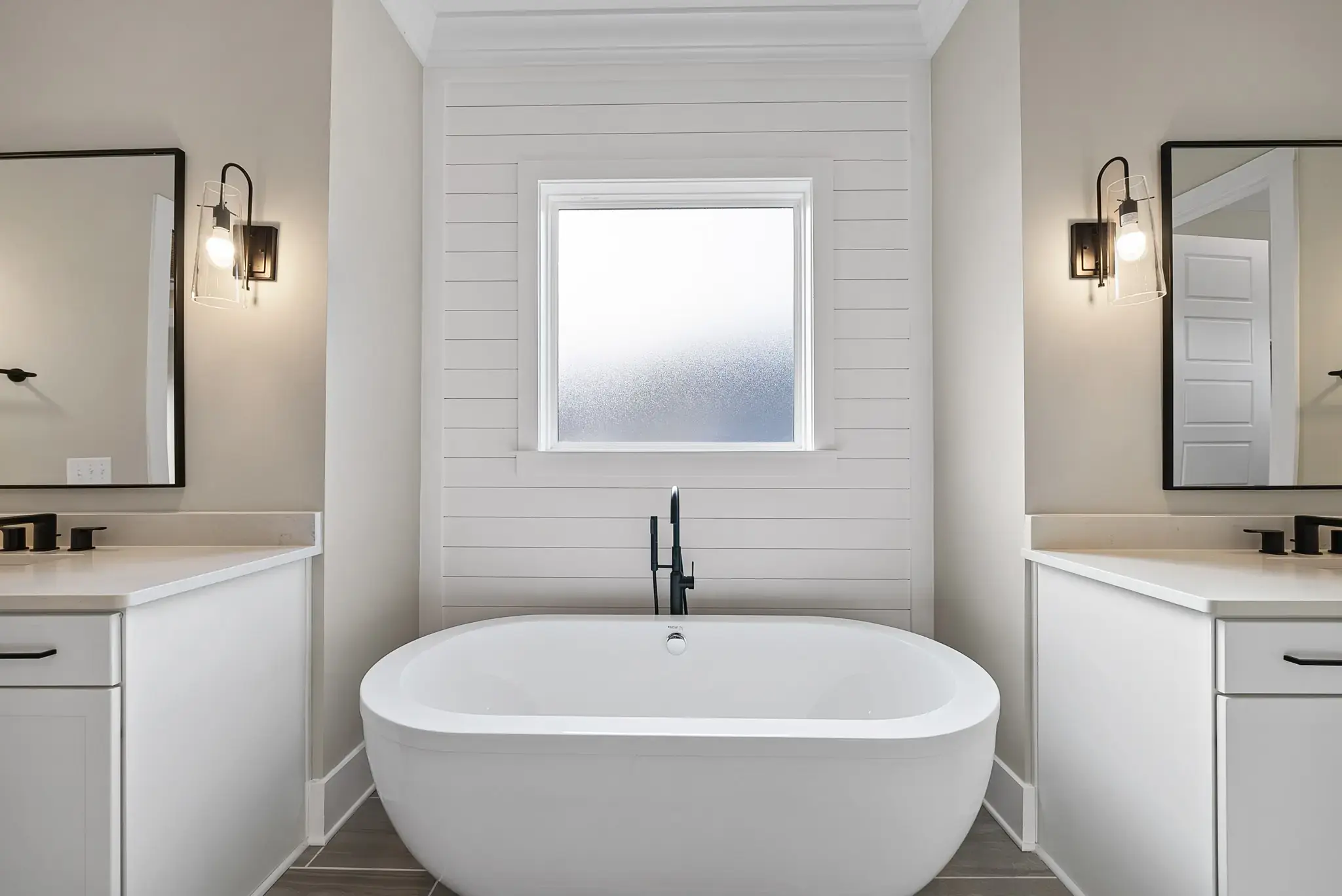 6504 Prescott Shore Drive, primary bath soaking tub